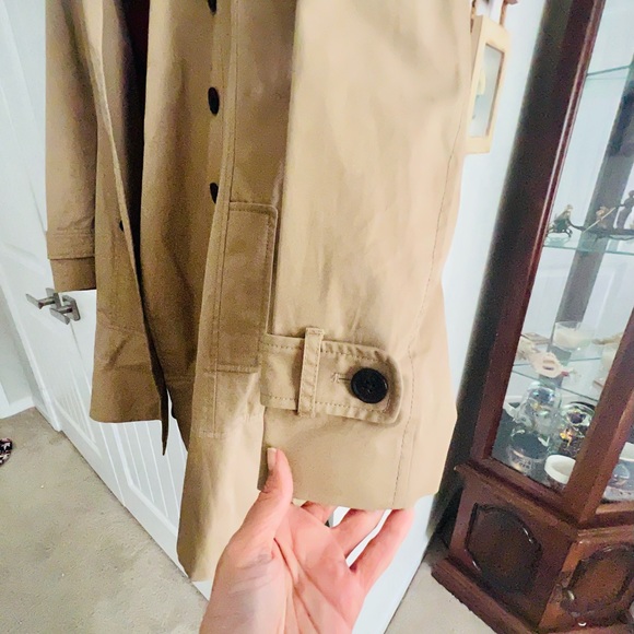 Banana Republic flared hem trench. As seen on Norma Bates on ’Bates Motel.’ - Picture 4 of 9
